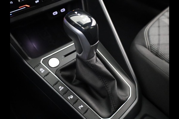 Volkswagen Taigo 1.0 TSI R-Line 110 pk Automaat (DSG) | Navigatie | Panoramadak | Parkeersensoren (Park assist) | Achteruitrijcamera | Matrix LED koplampen | Stoelverwarming | R-Line |