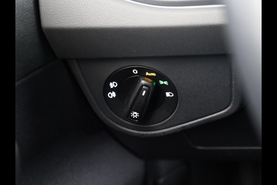 Volkswagen Taigo 1.0 TSI R-Line 110 pk Automaat (DSG) | Navigatie | Panoramadak | Parkeersensoren (Park assist) | Achteruitrijcamera | Matrix LED koplampen | Stoelverwarming | R-Line |