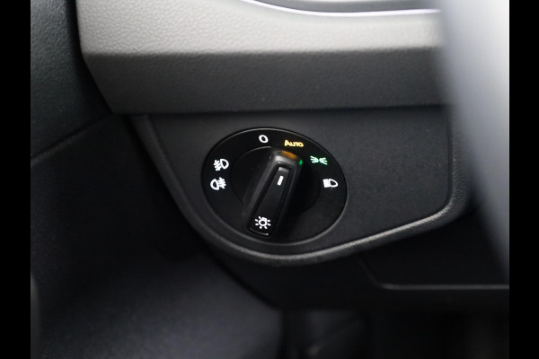 Volkswagen Taigo 1.0 TSI R-Line 110 pk Automaat (DSG) | Navigatie | Panoramadak | Parkeersensoren (Park assist) | Achteruitrijcamera | Matrix LED koplampen | Stoelverwarming | R-Line |