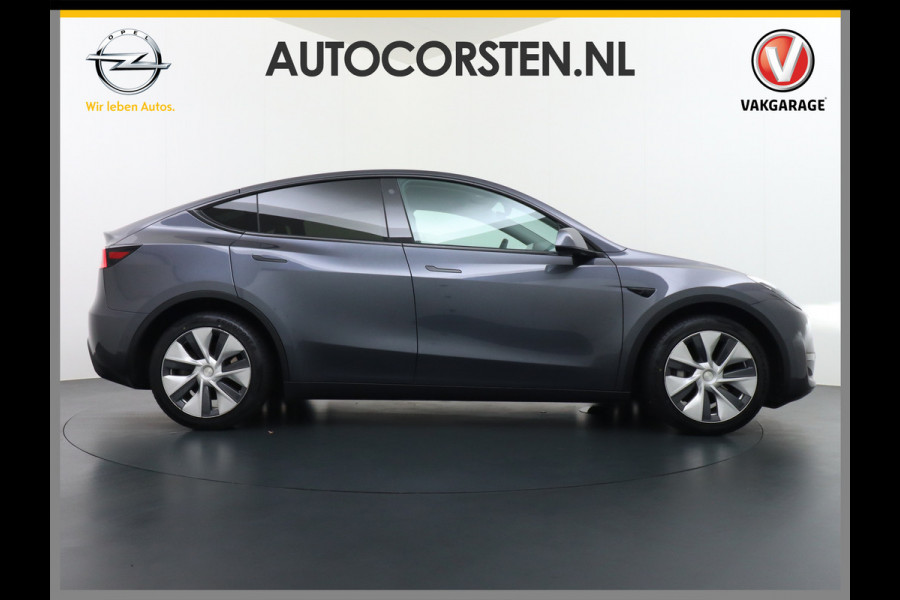 Tesla Model Y Long Range AWD 75kWh Trekhaak Warmtepomp Navi Ecc Leder Camera Privacy Glas Matrix-Led Keyless Stoel+stuurverwarming 1.600 kg Trekgewicht 1e Eigenaar Garantie Batterij en aandrijflijn jaar/192.000km vanaf nieuw