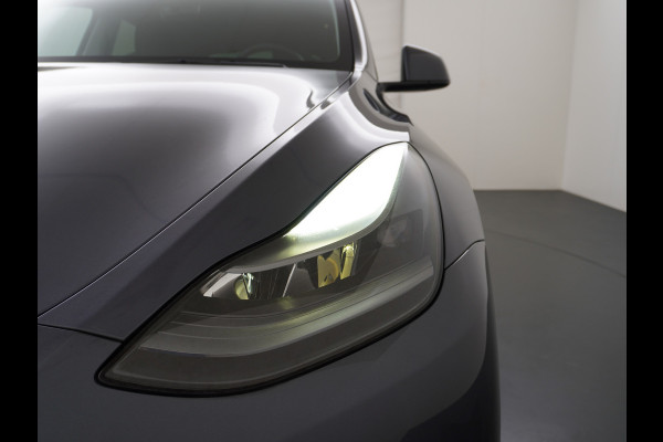 Tesla Model Y Long Range AWD 75kWh Trekhaak Warmtepomp Navi Ecc Leder Camera Privacy Glas Matrix-Led Keyless Stoel+stuurverwarming 1.600 kg Trekgewicht 1e Eigenaar Garantie Batterij en aandrijflijn jaar/192.000km vanaf nieuw
