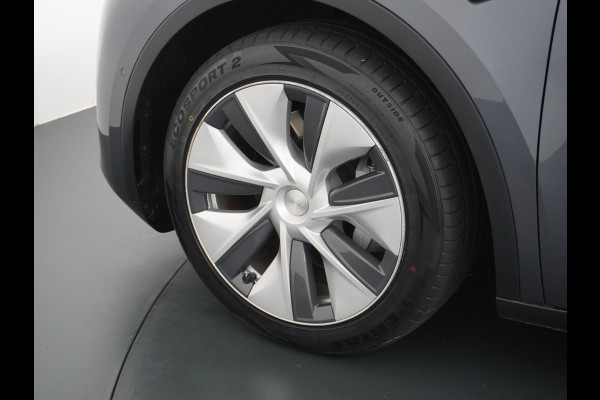 Tesla Model Y Long Range AWD 75kWh Trekhaak Warmtepomp Navi Ecc Leder Camera Privacy Glas Matrix-Led Keyless Stoel+stuurverwarming 1.600 kg Trekgewicht 1e Eigenaar Garantie Batterij en aandrijflijn jaar/192.000km vanaf nieuw