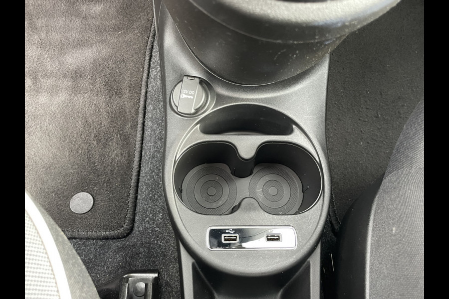 Fiat 500 1.0 Hybrid Lounge | Apple/Android carplay| Cruise Control | Regen en lichtsensor Fiat 500 1.0 Hybrid Lounge | Apple/Android carplay| Cruise Control | Regen en lichtsensor