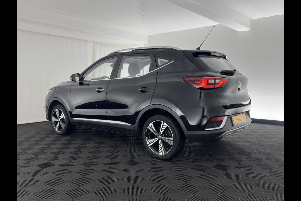 MG ZS EV Luxury 45 kWh (INCL-BTW) Aut. *PANO | LUXURY-LEATHER | CCS-FASTLOADER | KEYLESS | NAVI-FULLMAP | ADAPTIVE-CRUISE | CAMERA | HEATED-SPORTSEATS | CARPLAY | BLINDSPOT | DAB | LANE-ASSIST | PRIVACY-GLASS | 17"