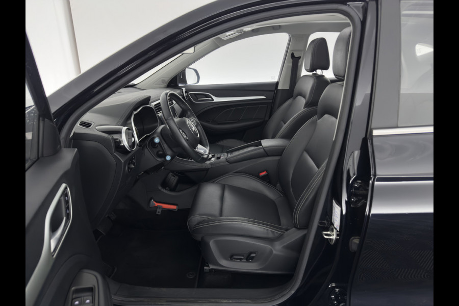 MG ZS EV Luxury 45 kWh (INCL-BTW) Aut. *PANO | LUXURY-LEATHER | CCS-FASTLOADER | KEYLESS | NAVI-FULLMAP | ADAPTIVE-CRUISE | CAMERA | HEATED-SPORTSEATS | CARPLAY | BLINDSPOT | DAB | LANE-ASSIST | PRIVACY-GLASS | 17"
