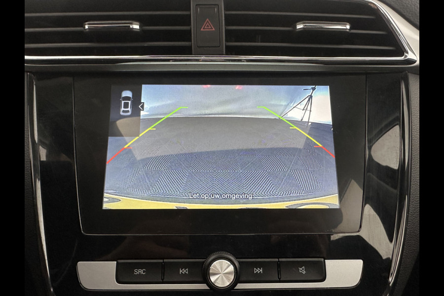MG ZS EV Luxury 45 kWh (INCL-BTW) Aut. *PANO | LUXURY-LEATHER | CCS-FASTLOADER | KEYLESS | NAVI-FULLMAP | ADAPTIVE-CRUISE | CAMERA | HEATED-SPORTSEATS | CARPLAY | BLINDSPOT | DAB | LANE-ASSIST | PRIVACY-GLASS | 17"