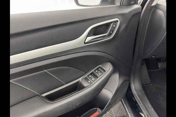 MG ZS EV Luxury 45 kWh (INCL-BTW) Aut. *PANO | LUXURY-LEATHER | CCS-FASTLOADER | KEYLESS | NAVI-FULLMAP | ADAPTIVE-CRUISE | CAMERA | HEATED-SPORTSEATS | CARPLAY | BLINDSPOT | DAB | LANE-ASSIST | PRIVACY-GLASS | 17"