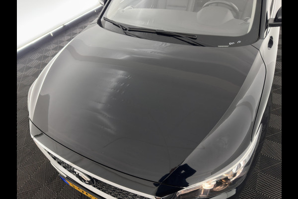 MG ZS EV Luxury 45 kWh (INCL-BTW) Aut. *PANO | LUXURY-LEATHER | CCS-FASTLOADER | KEYLESS | NAVI-FULLMAP | ADAPTIVE-CRUISE | CAMERA | HEATED-SPORTSEATS | CARPLAY | BLINDSPOT | DAB | LANE-ASSIST | PRIVACY-GLASS | 17"
