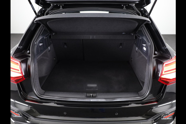 Audi Q2 35 TFSI S Edition 150 pk S-tronic | Verlengde garantie | Navigatie | Parkeersensoren achter | Adaptieve cruise control | Stoelverwarming | S-Line |
