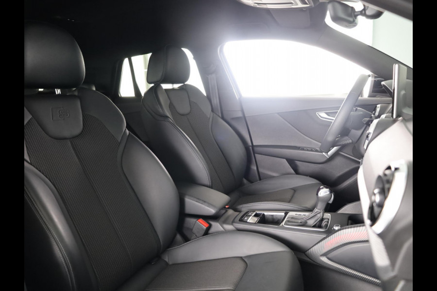 Audi Q2 35 TFSI S Edition 150 pk S-tronic | Verlengde garantie | Navigatie | Parkeersensoren achter | Adaptieve cruise control | Stoelverwarming | S-Line |