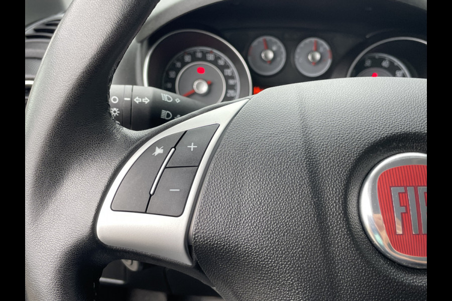 Fiat Punto Evo TwinAir Sempre 100 PK | Cruise control | Climate control | Trekhaak