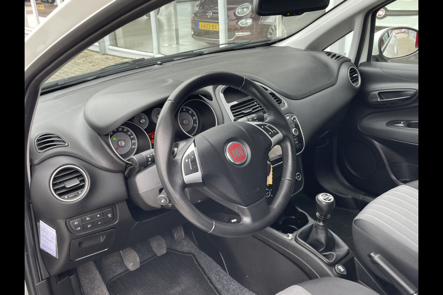 Fiat Punto Evo TwinAir Sempre 100 PK | Cruise control | Climate control | Trekhaak
