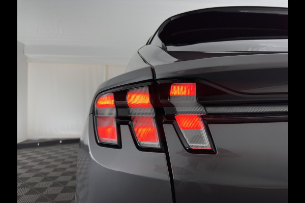 Ford Mustang Mach-E RWD 75 kWh [ 3-Fase ] {SOH-94%} (INCL-BTW) *PANO | LUXURY-LEATHER | ADAPTIVE-CRUISE | BANG&OLUFSEN | MEMORY-PACK | TOP-VIEW | FULL-LED | BLIND-SPOT | DAB+ | DIGI-COCKPIT | KEYLESS | NAVI-FULLMAP | CARPLAY | COMFORT-SEATS |