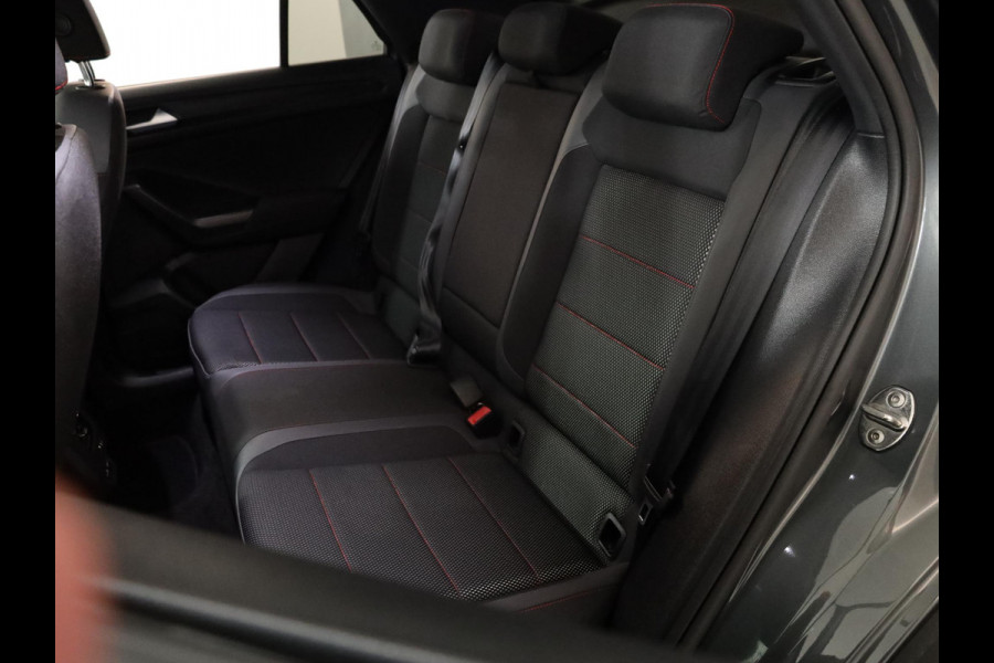 Volkswagen T-Roc 1.5 TSI Sport Business R 150pk DSG| Pano.dak| 19'LM-velgen| trekhaak| Camera