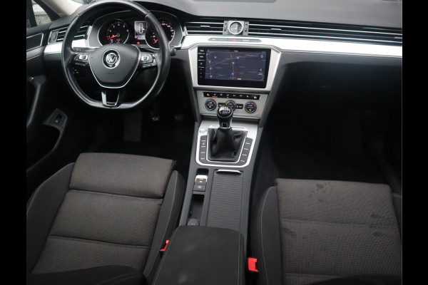 Volkswagen Passat Variant 1.4 TSI Comfortline Business / Adapt. Cruise / Navigatie