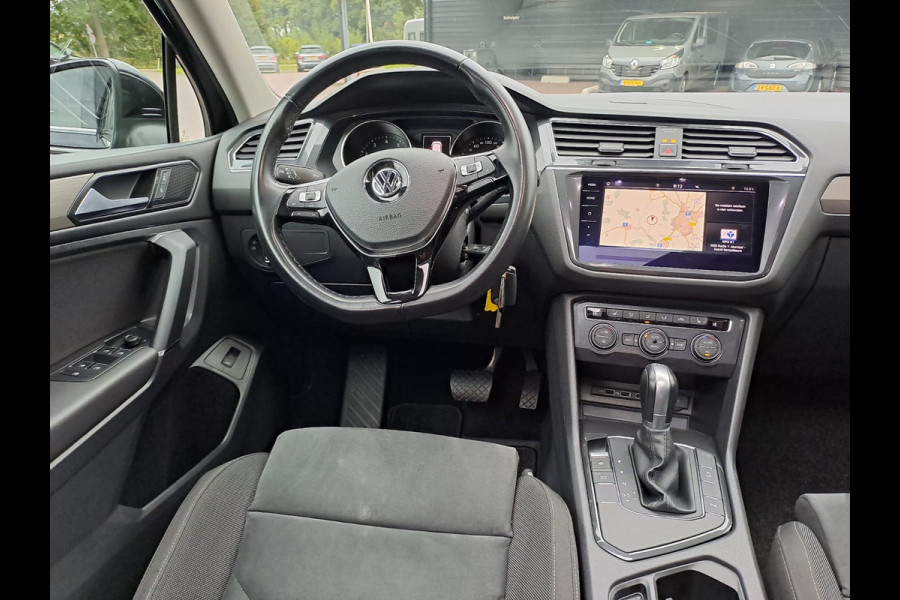 Volkswagen Tiguan Allspace 1.4 TSI Comfortline Business 7p. | Pano | Trekhaak | Stoelverwarming | Navi | ACC | App-connect | Elek. achterklep | All-seasons |