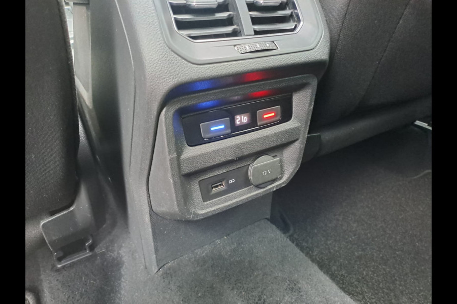 Volkswagen Tiguan Allspace 1.4 TSI Comfortline Business 7p. | Pano | Trekhaak | Stoelverwarming | Navi | ACC | App-connect | Elek. achterklep | All-seasons |