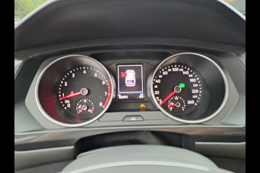 Volkswagen Tiguan Allspace 1.4 TSI Comfortline Business 7p. | Pano | Trekhaak | Stoelverwarming | Navi | ACC | App-connect | Elek. achterklep | All-seasons |