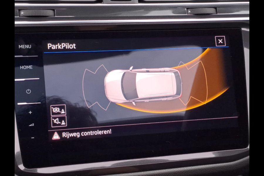Volkswagen Tiguan Allspace 1.4 TSI Comfortline Business 7p. | Pano | Trekhaak | Stoelverwarming | Navi | ACC | App-connect | Elek. achterklep | All-seasons |