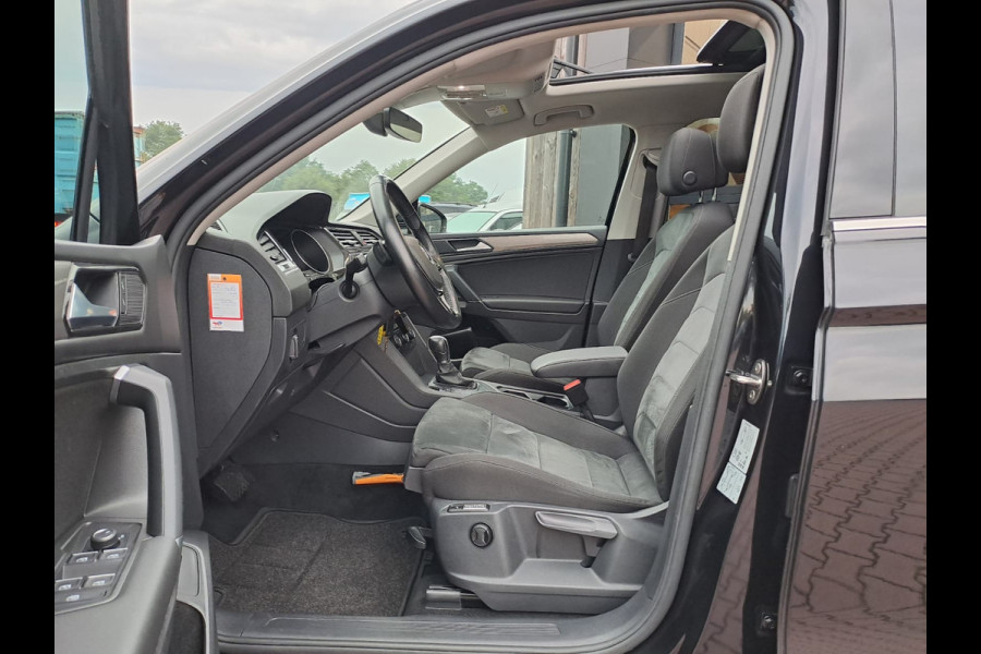 Volkswagen Tiguan Allspace 1.4 TSI Comfortline Business 7p. | Pano | Trekhaak | Stoelverwarming | Navi | ACC | App-connect | Elek. achterklep | All-seasons |