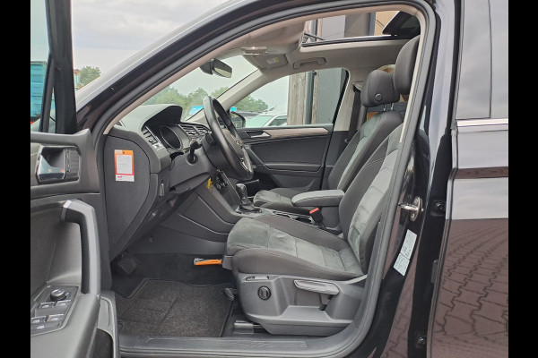Volkswagen Tiguan Allspace 1.4 TSI Comfortline Business 7p. | Pano | Trekhaak | Stoelverwarming | Navi | ACC | App-connect | Elek. achterklep | All-seasons |