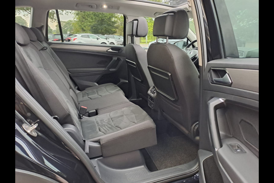 Volkswagen Tiguan Allspace 1.4 TSI Comfortline Business 7p. | Pano | Trekhaak | Stoelverwarming | Navi | ACC | App-connect | Elek. achterklep | All-seasons |