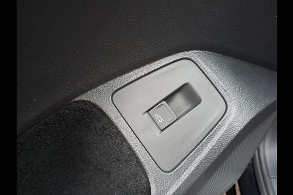 Volkswagen Tiguan Allspace 1.4 TSI Comfortline Business 7p. | Pano | Trekhaak | Stoelverwarming | Navi | ACC | App-connect | Elek. achterklep | All-seasons |