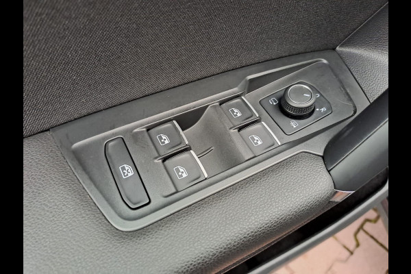 Volkswagen Tiguan Allspace 1.4 TSI Comfortline Business 7p. | Pano | Trekhaak | Stoelverwarming | Navi | ACC | App-connect | Elek. achterklep | All-seasons |
