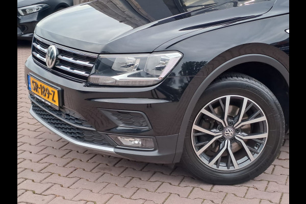 Volkswagen Tiguan Allspace 1.4 TSI Comfortline Business 7p. | Pano | Trekhaak | Stoelverwarming | Navi | ACC | App-connect | Elek. achterklep | All-seasons |