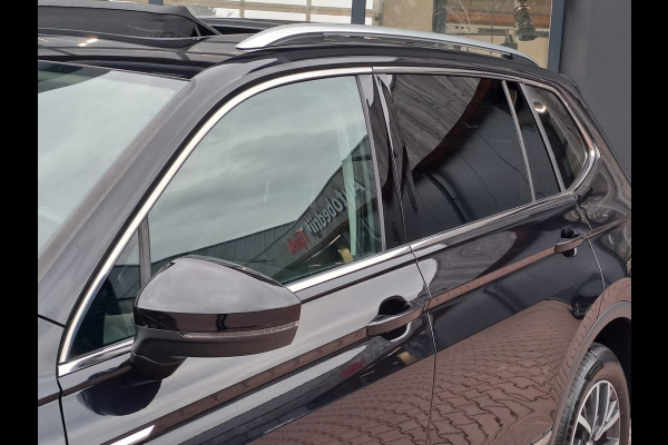 Volkswagen Tiguan Allspace 1.4 TSI Comfortline Business 7p. | Pano | Trekhaak | Stoelverwarming | Navi | ACC | App-connect | Elek. achterklep | All-seasons |