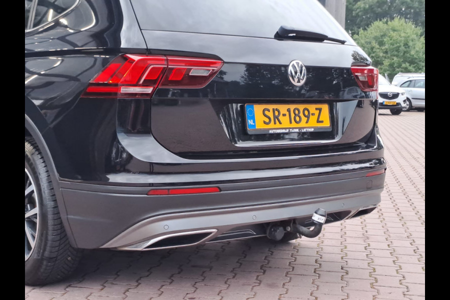 Volkswagen Tiguan Allspace 1.4 TSI Comfortline Business 7p. | Pano | Trekhaak | Stoelverwarming | Navi | ACC | App-connect | Elek. achterklep | All-seasons |