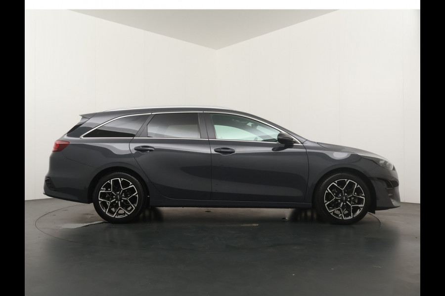 Kia Ceed Sportswagon 1.5 T-GDi GT-Line Apple Carplay/Android Auto - Cruise Control - Dodehoekdetectie - Panorama Dak - Stoel/Stuur Verwarming Fabrieksgarantie tot 07-2031