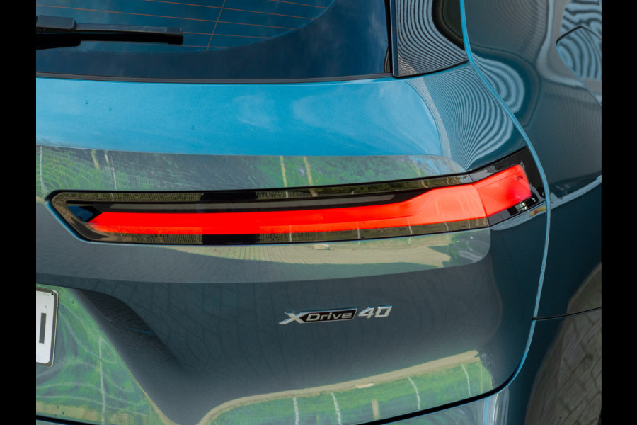 BMW iX xDrive40 - Sportpakket - Pano - Harman Kardon - Stoelventilatie - Driving Ass Prof