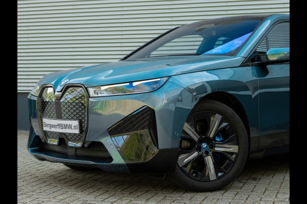 BMW iX xDrive40 - Sportpakket - Pano - Harman Kardon - Stoelventilatie - Driving Ass Prof
