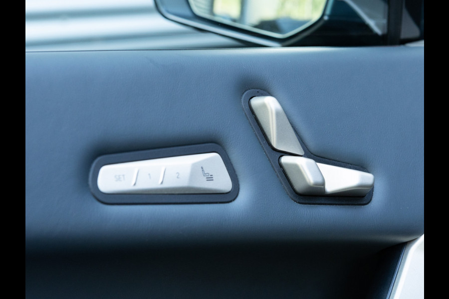 BMW iX xDrive40 - Sportpakket - Pano - Harman Kardon - Stoelventilatie - Driving Ass Prof