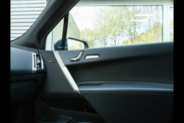 BMW iX xDrive40 - Sportpakket - Pano - Harman Kardon - Stoelventilatie - Driving Ass Prof