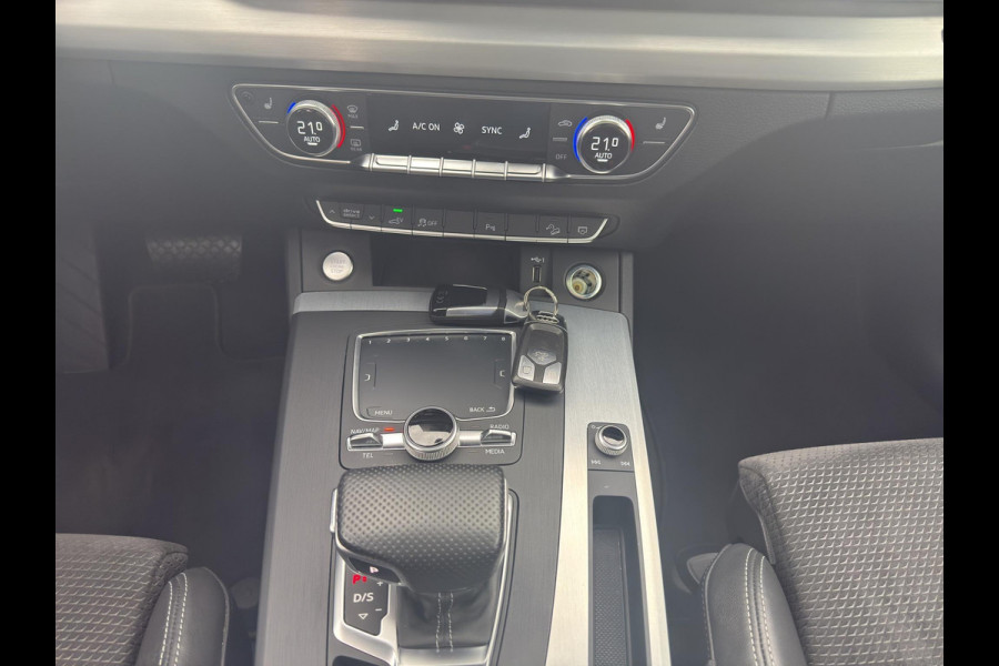 Audi Q5 55 TFSI e quattro Competition S-Line | Luchtvering | Head-Up | 20"| Massage | Panoramadak |