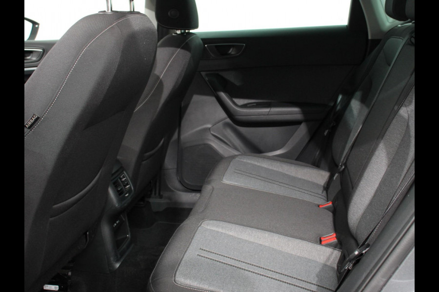 Seat Ateca 1.5 TSI Style Business Intense DSG Navigatie Apple Carplay/Android Auto Camera Parkeersensoren Cruise Control Full Led koplampen Lichtmetalen velgen Virtual Cockpit Getinte ramen Climate Control