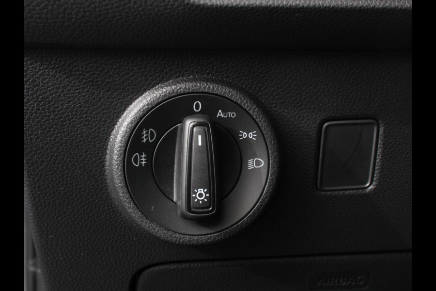 Seat Ateca 1.5 TSI Style Business Intense DSG Navigatie Apple Carplay/Android Auto Camera Parkeersensoren Cruise Control Full Led koplampen Lichtmetalen velgen Virtual Cockpit Getinte ramen Climate Control