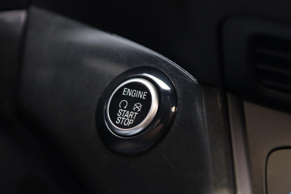 Ford Kuga 1.5 EcoBoost ST Line / PANODAK / KEYLESS / CAMERA / CARPLAY / STOEL+STUURVERW