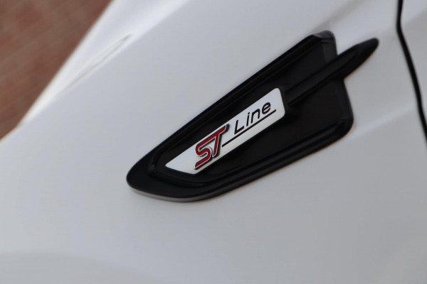 Ford Kuga 1.5 EcoBoost ST Line / PANODAK / KEYLESS / CAMERA / CARPLAY / STOEL+STUURVERW