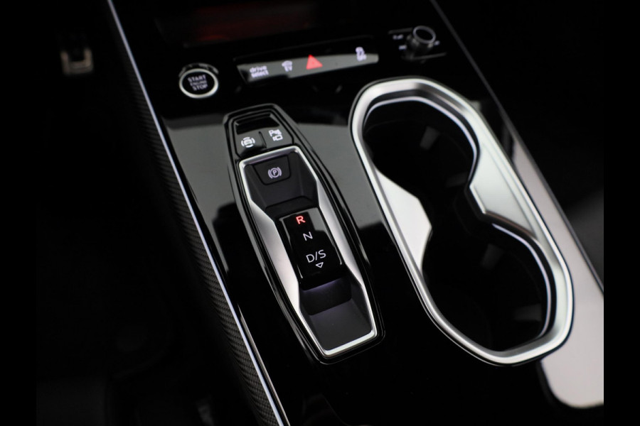 Audi A6 Limousine 2.0 e-hybrid quattro S Edition 299pk | 21 inch Lichtmetalen velgen | Elektrisch verstelbare voorstoelen |
