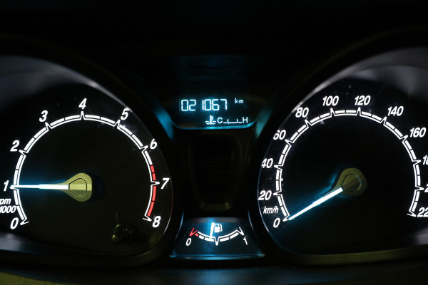 Ford Transit Courier 1.0 100 PK | Navigatie | CarPlay | Cruise control | Stoelverwarming | PDC | Airco | Android auto | MF Stuur | Nieuwe APK | Dealer onderhouden