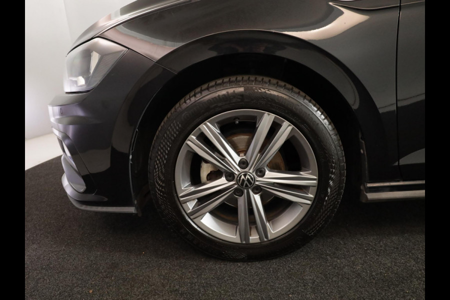 Volkswagen Polo 1.0 TSI R-Line Edition 95 pk | Navigatie via App | Airco | Parkeersensoren | Adaptieve cruise control | Licht- en zicht pakket |