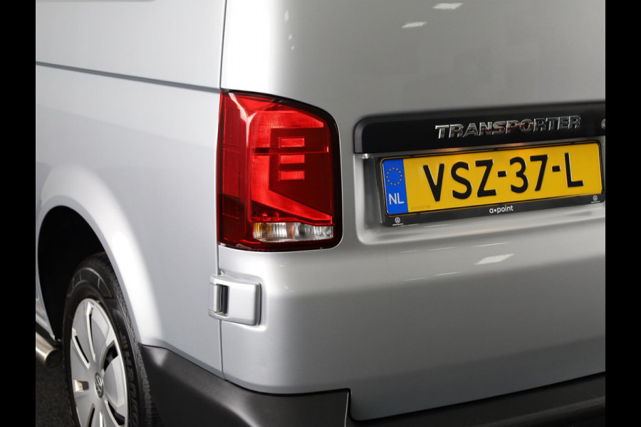 Volkswagen Transporter Eco Business L2 28 2.0 TDI 110 110 pk | Verlengde garantie | Navigatie via App | Trekhaak | Parkeersensoren achter | Cruise control |