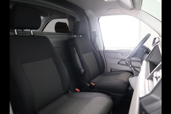 Volkswagen Transporter Eco Business L2 28 2.0 TDI 110 110 pk | Verlengde garantie | Navigatie via App | Trekhaak | Parkeersensoren achter | Cruise control |