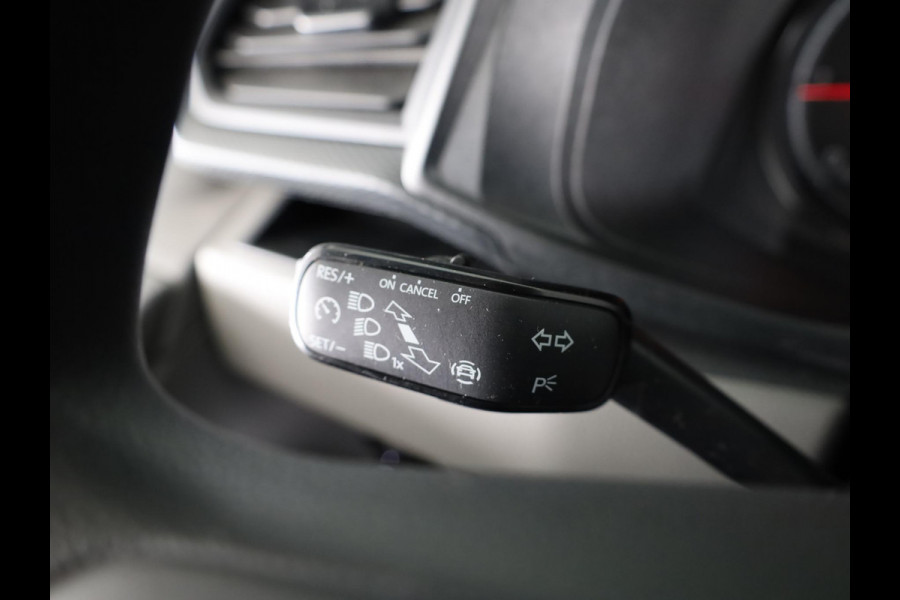 Volkswagen Transporter Eco Business L2 28 2.0 TDI 110 110 pk | Verlengde garantie | Navigatie via App | Trekhaak | Parkeersensoren achter | Cruise control |