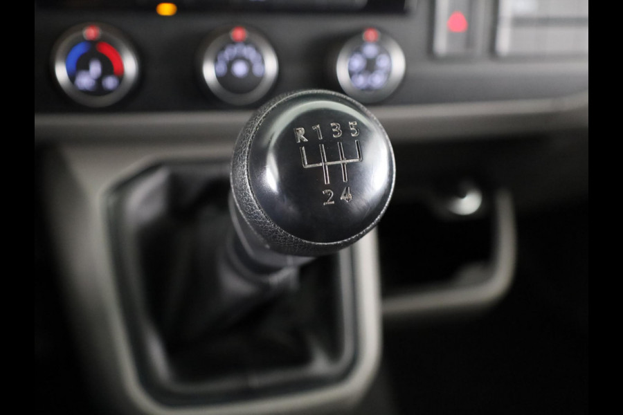 Volkswagen Transporter Eco Business L2 28 2.0 TDI 110 110 pk | Verlengde garantie | Navigatie via App | Trekhaak | Parkeersensoren achter | Cruise control |