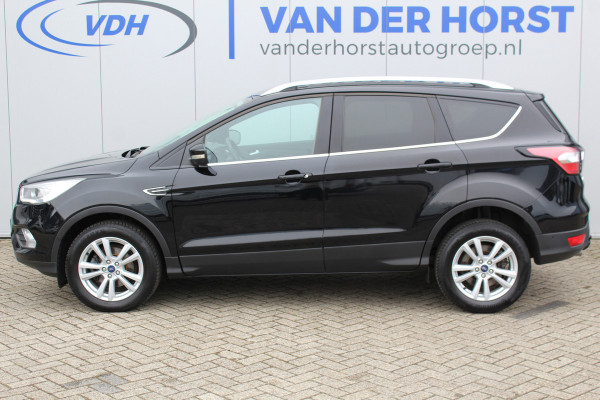 Ford Kuga 1.5-150pk EcoBoost Titanium. Trekgewicht 2.000kg ! Autm. airco dual, stoel-, stuur- en voorraamverwarming, cruise control, telefoonvoorb., navigatie, Sony soundsyst., LM wielen, trekhaak, privacy glass, All Season banden etc.