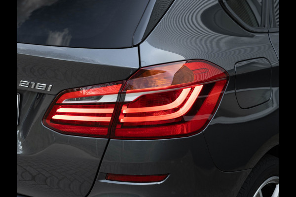 BMW 2 Serie Active Tourer 218i M-Sport - Pano - Memoryzetel - Trekhaak - Camera - LED